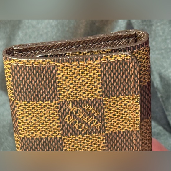 Louis Vuitton key holder - Picture 12 of 12